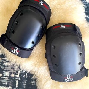 Triple 8 roller skate knee pads